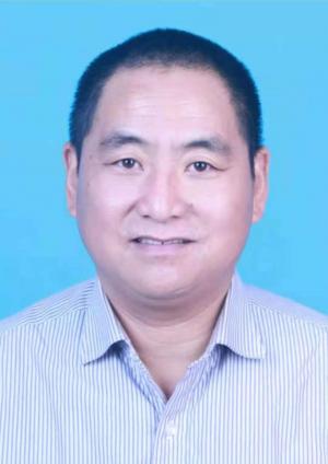 从他的成长故事和职业经历出发一丝不苟地分享了他在企业管理中非常重视的几个岗位